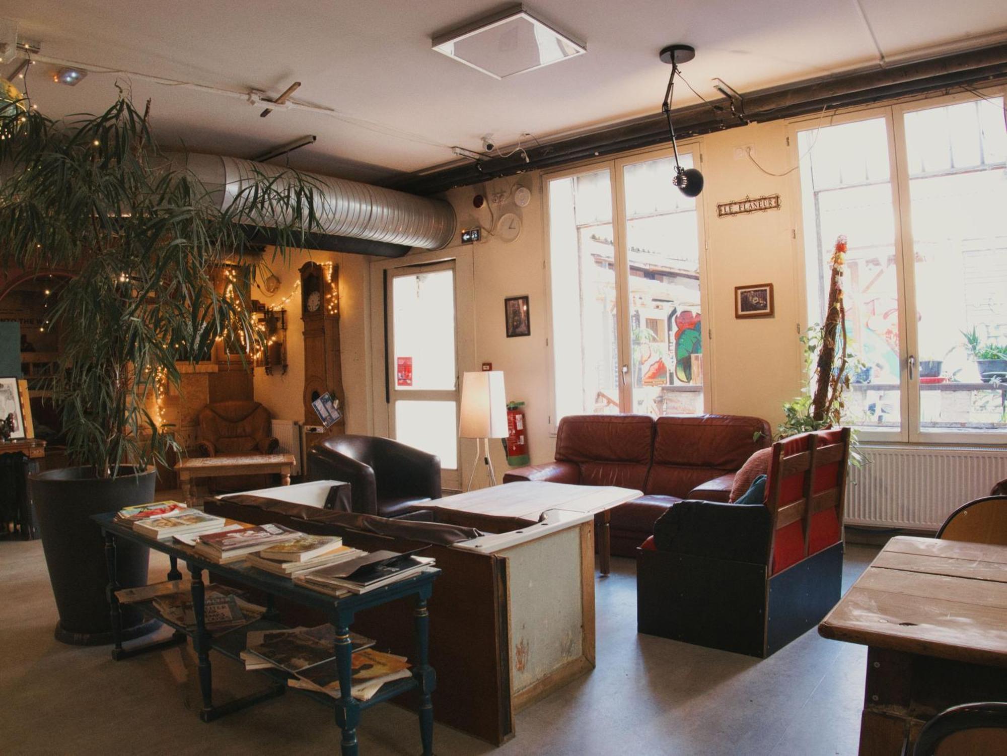 Le Flaneur Guesthouse ลียง ภายนอก รูปภาพ