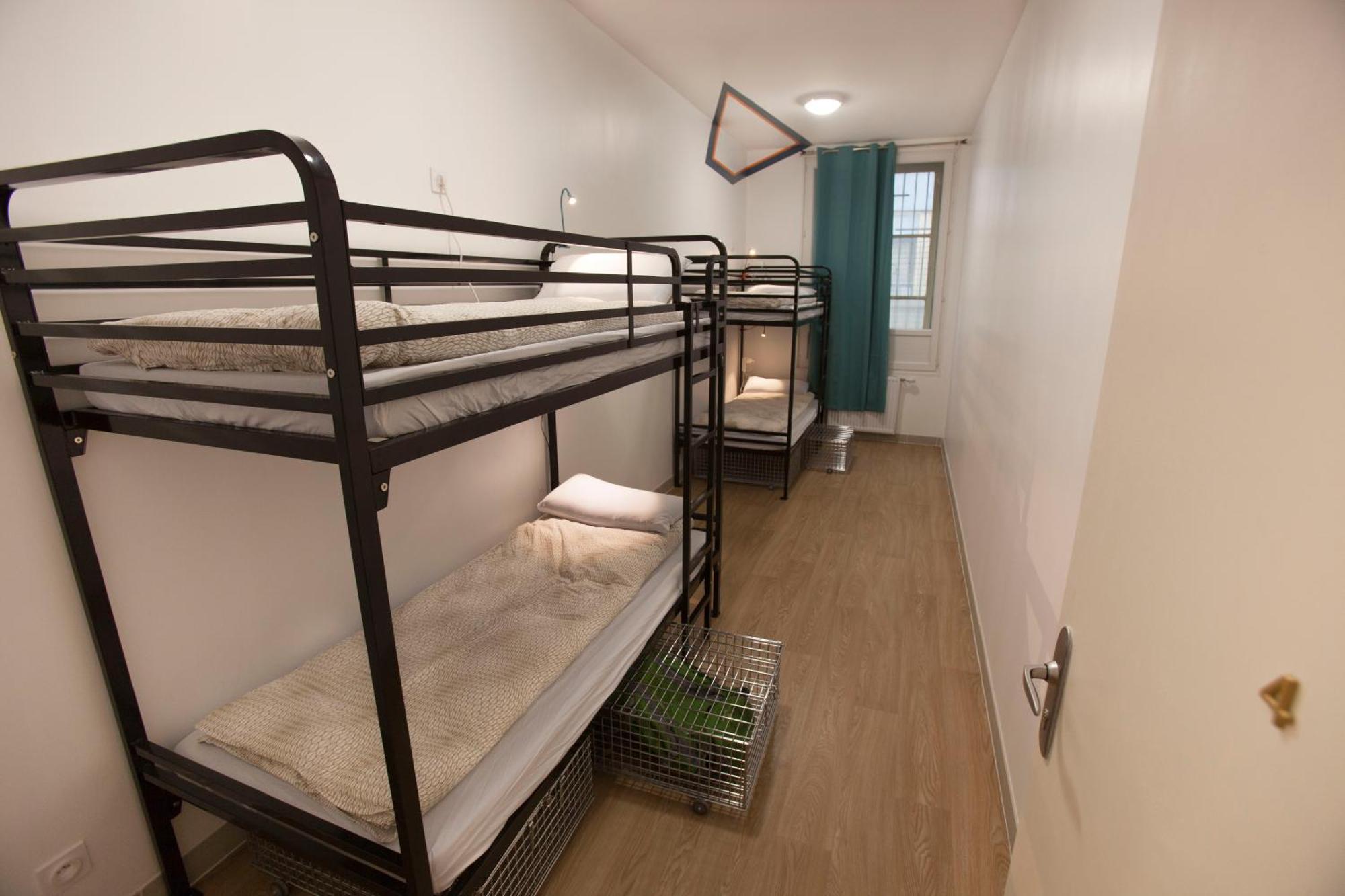 Le Flaneur Guesthouse ลียง ภายนอก รูปภาพ