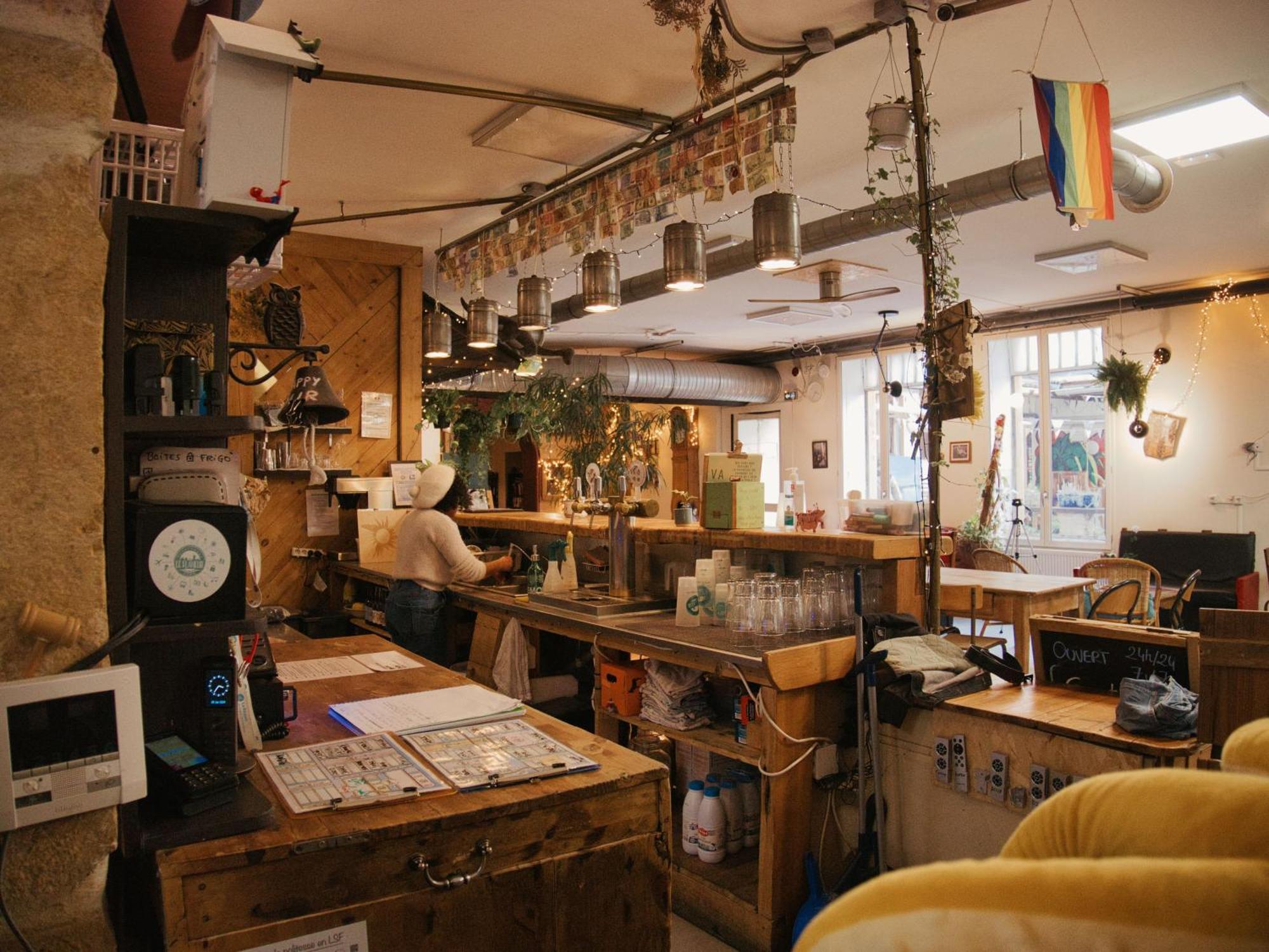 Le Flaneur Guesthouse ลียง ภายนอก รูปภาพ